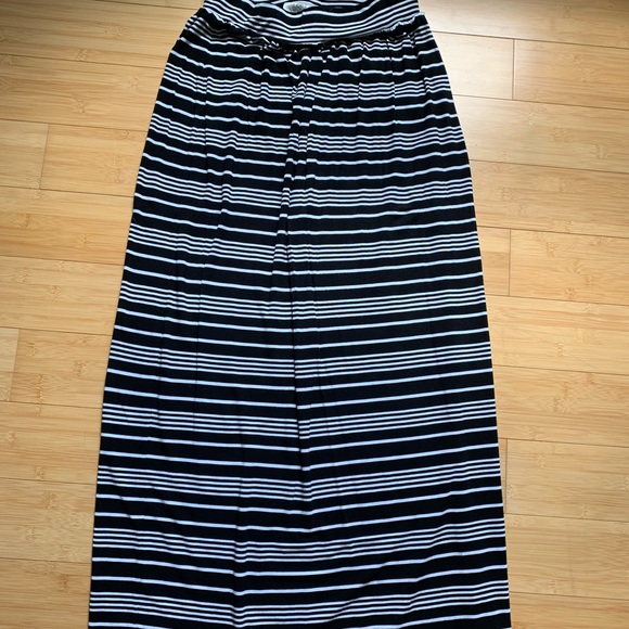 LOFT Dresses & Skirts - Loft Petite Maxi Skirt LOFT Dresses & Skirts - Loft Petite Maxi Skirt